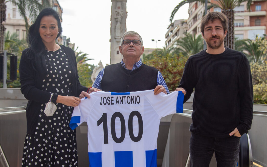 El Hércules de Alicante CF presenta a José Antonio como embajador del Centenario del club blanquiazul